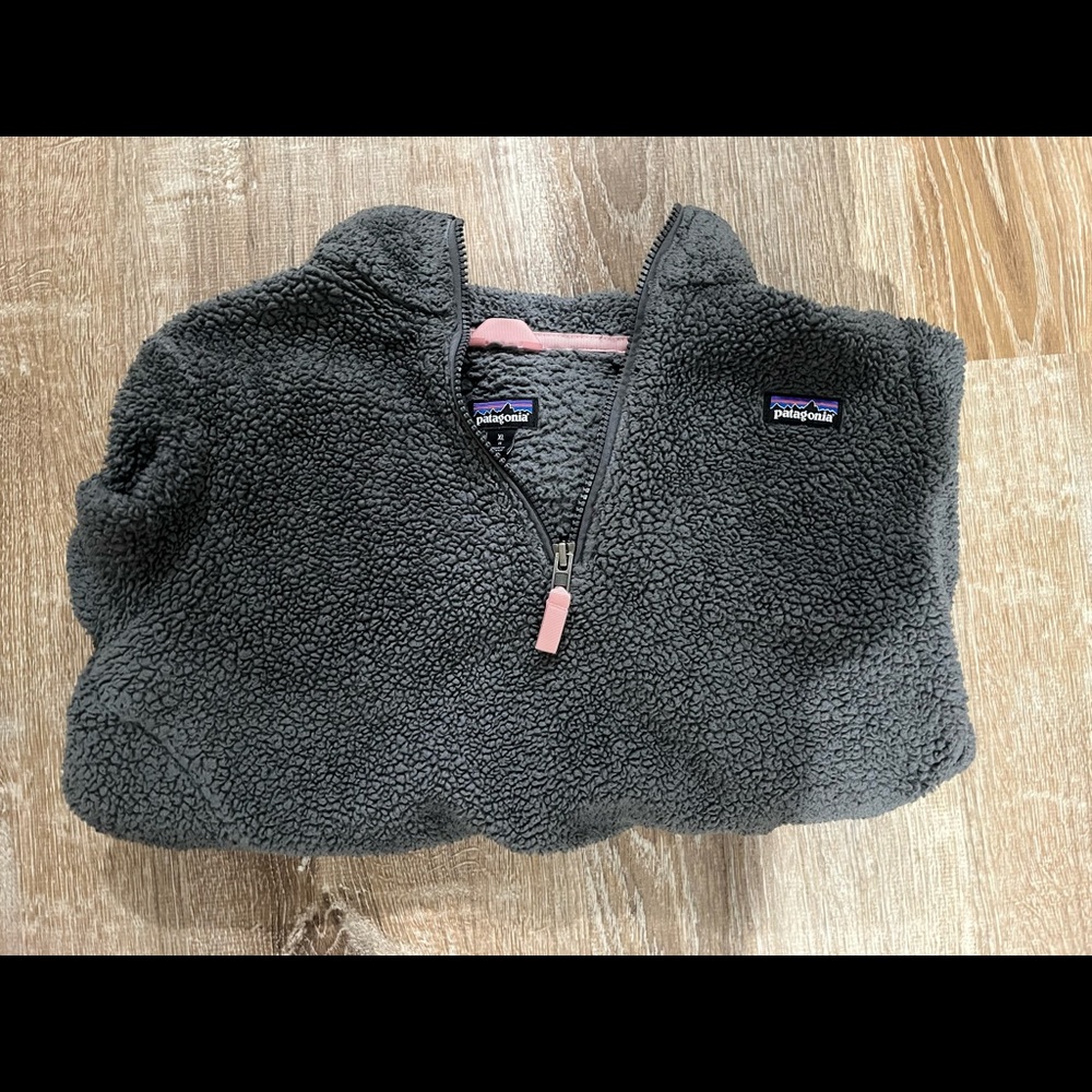 grey patagonia zip up